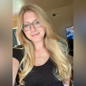 Meet your Posher, Suzanne